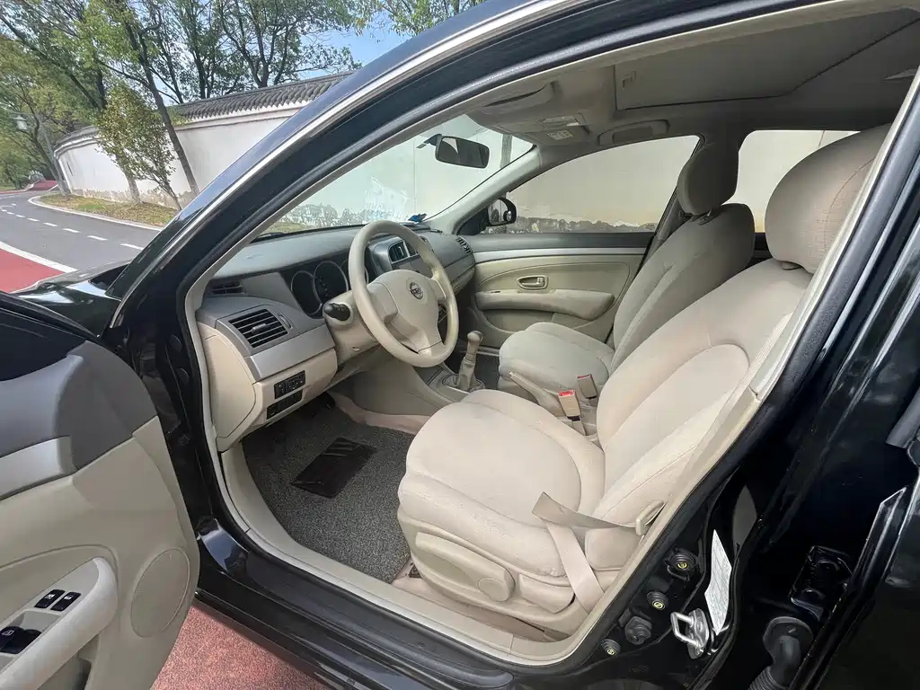 NISSAN SYLPHY 2017