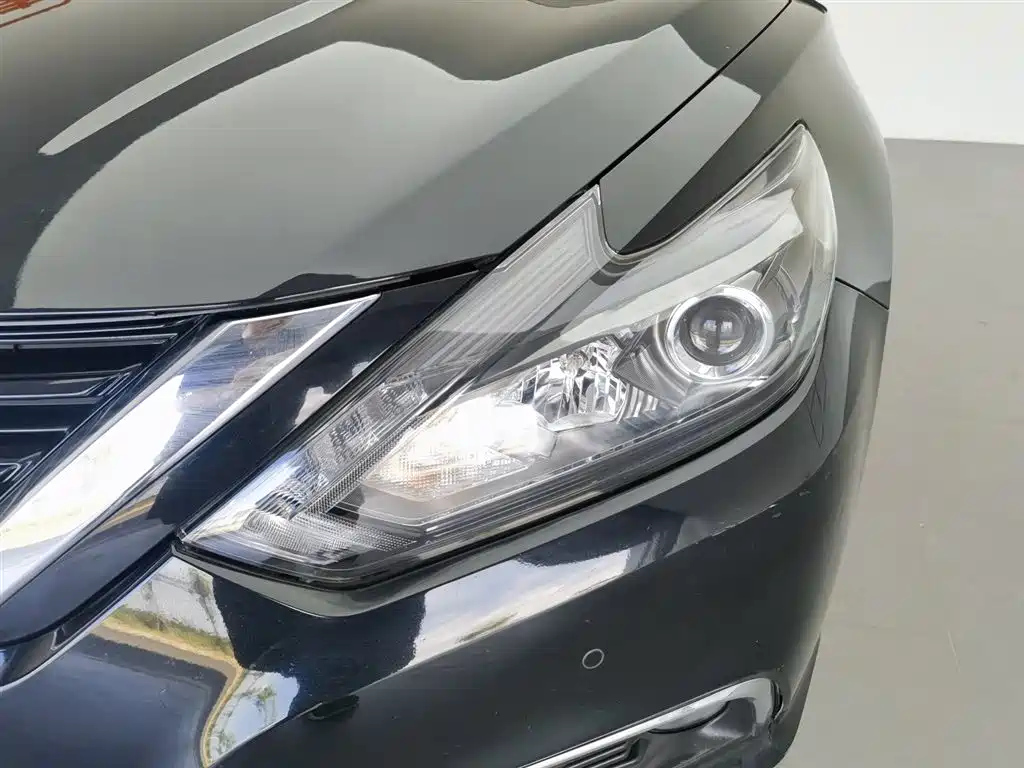 NISSAN TEANA 2016