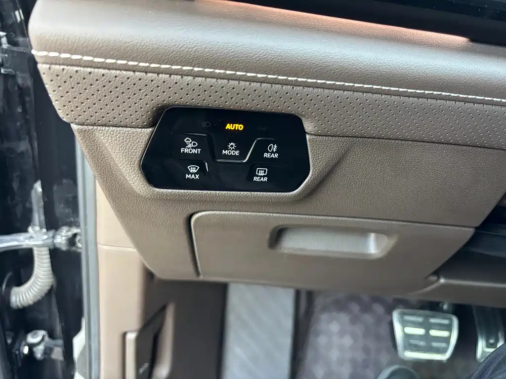 VOLKSWAGEN VILORAN 2023