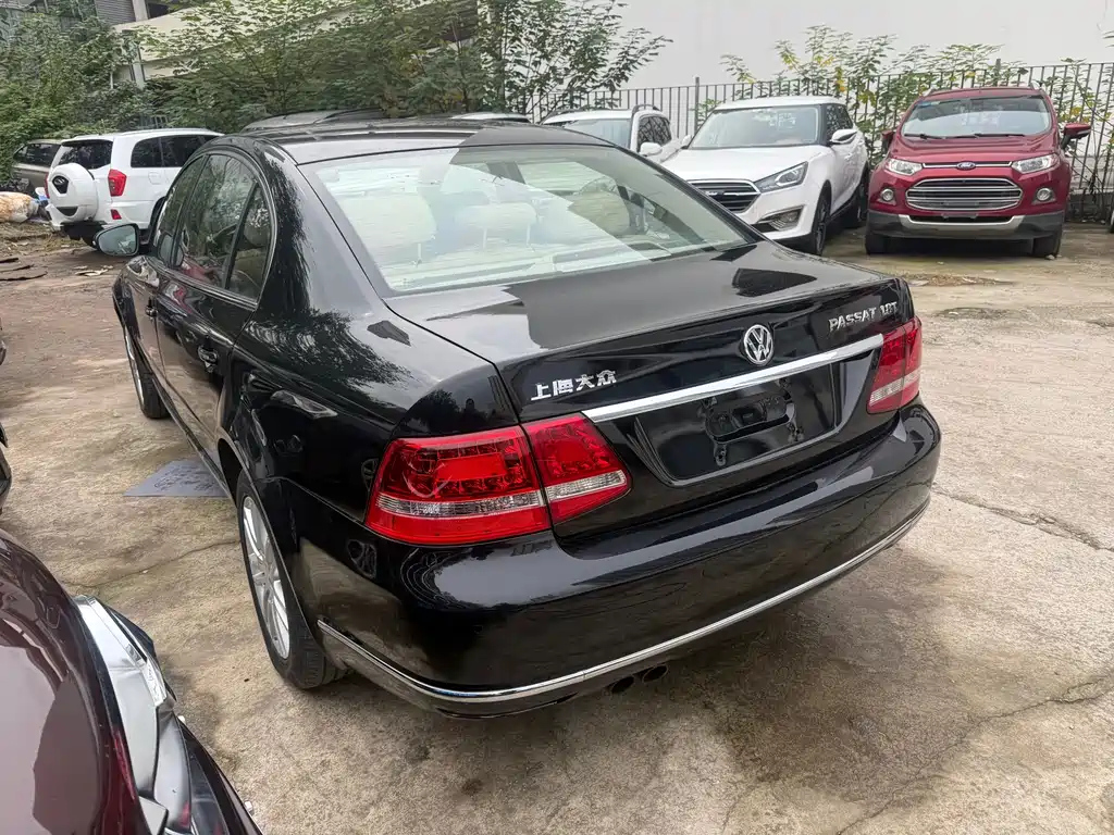 VOLKSWAGEN PASSAT LINGYU 2009