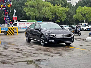 VOLKSWAGEN MAGOTAN 2021