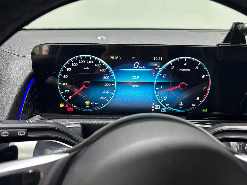 MERCEDES BENZ GLB 2023