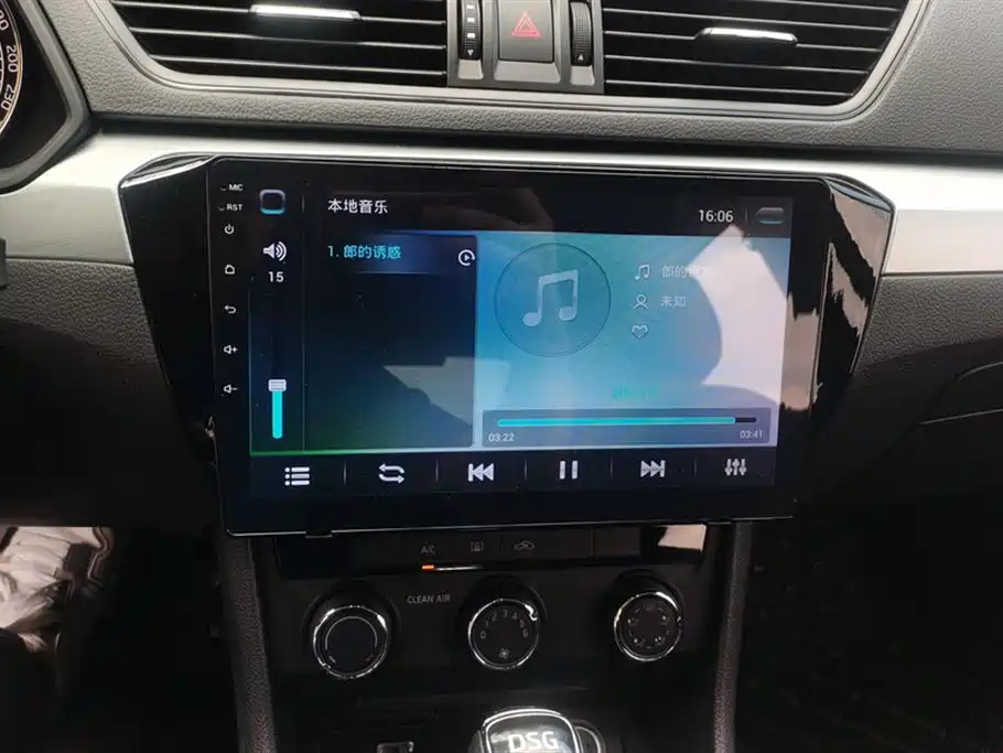 SKODA SUPERB 2016