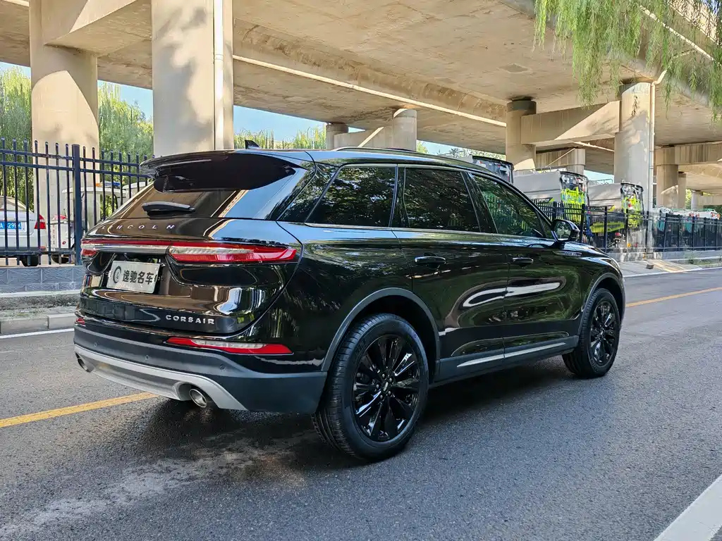LINCOLN ADVENTURER 2021