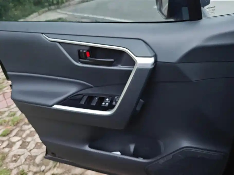 TOYOTA RAV4 RONGFANG 2025