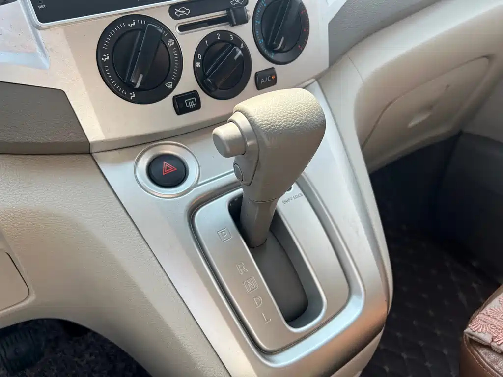 NISSAN NV200 2016