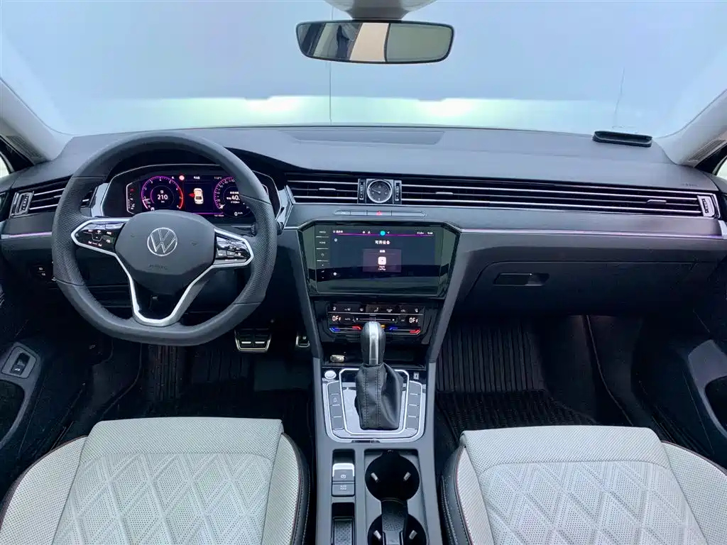 VOLKSWAGEN MAGOTAN 2025