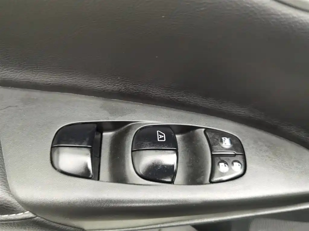 NISSAN SYLPHY 2019