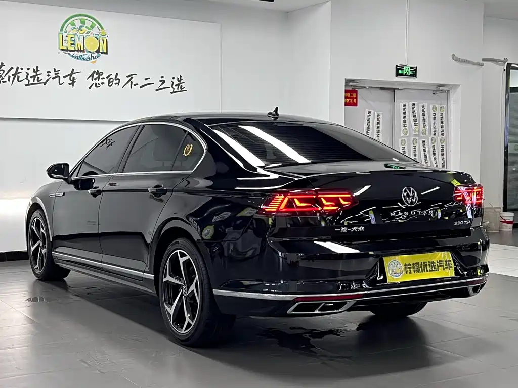 VOLKSWAGEN MAGOTAN 2023