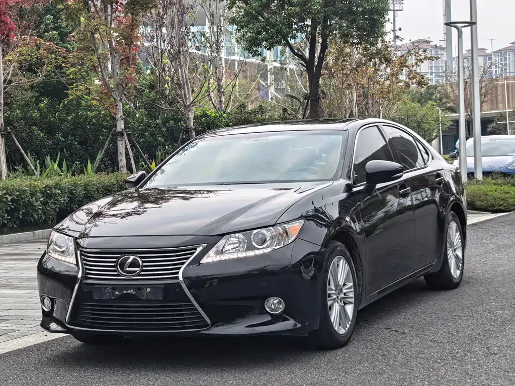 Аукционный лист LEXUS ES 2013