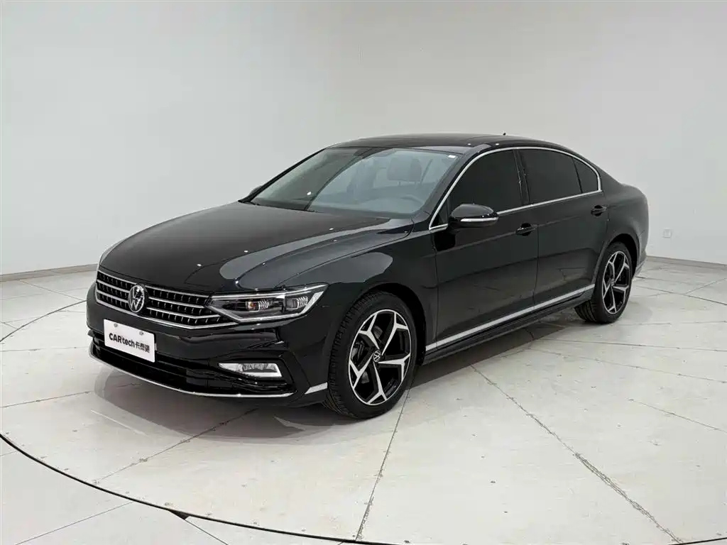 VOLKSWAGEN MAGOTAN 2023