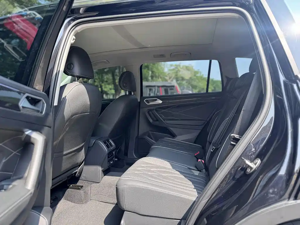 VOLKSWAGEN TIGUAN L 2022