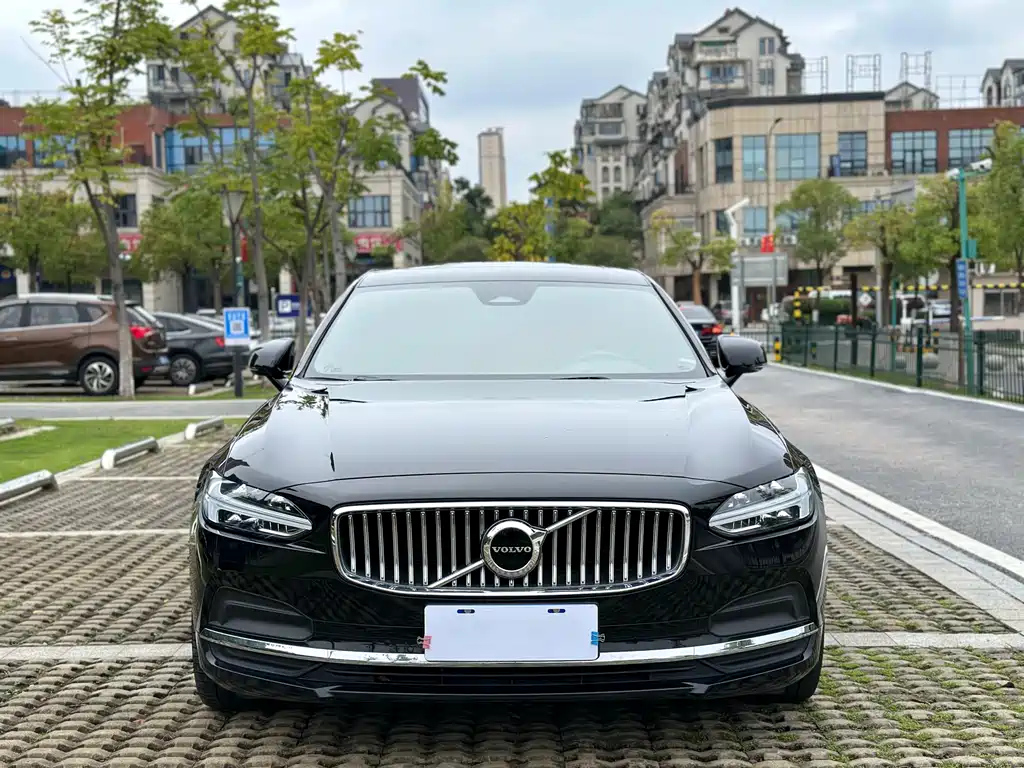 VOLVO S90 2022