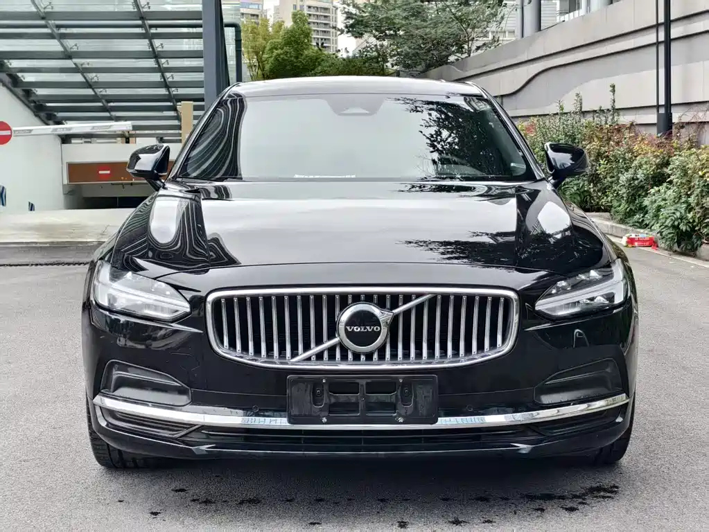 VOLVO S90 2025