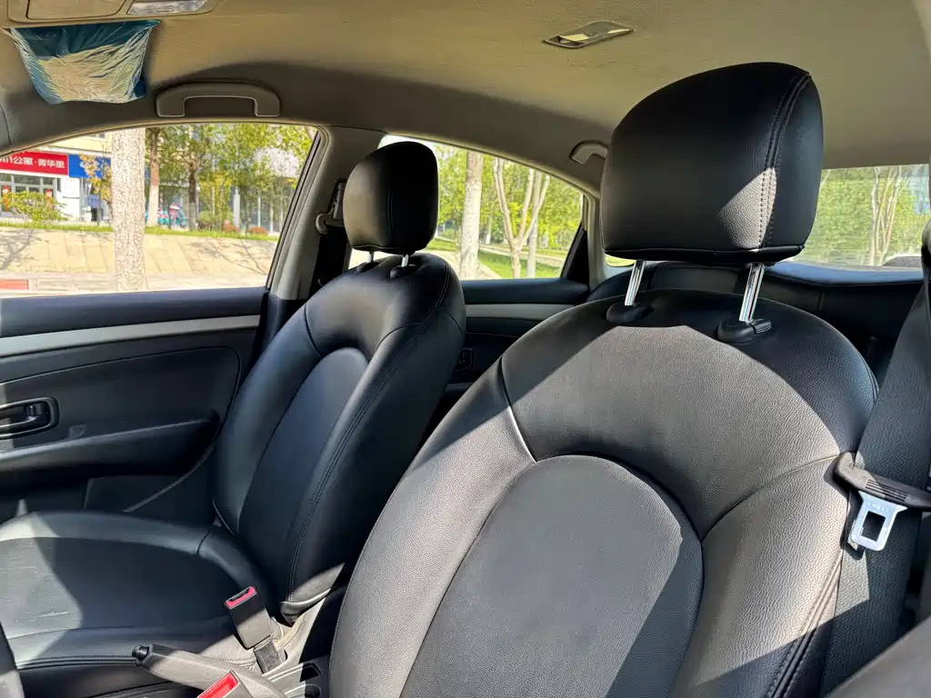 NISSAN SYLPHY 2019