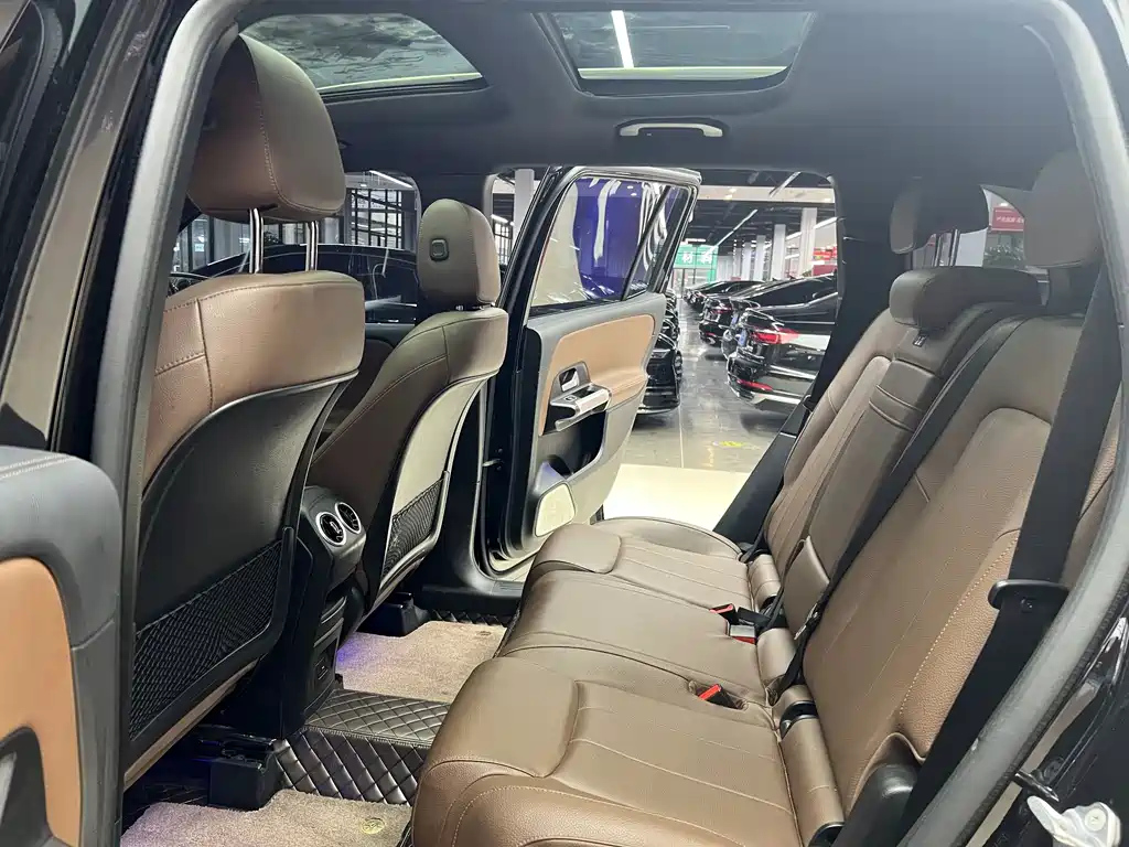 MERCEDES BENZ GLB 2023