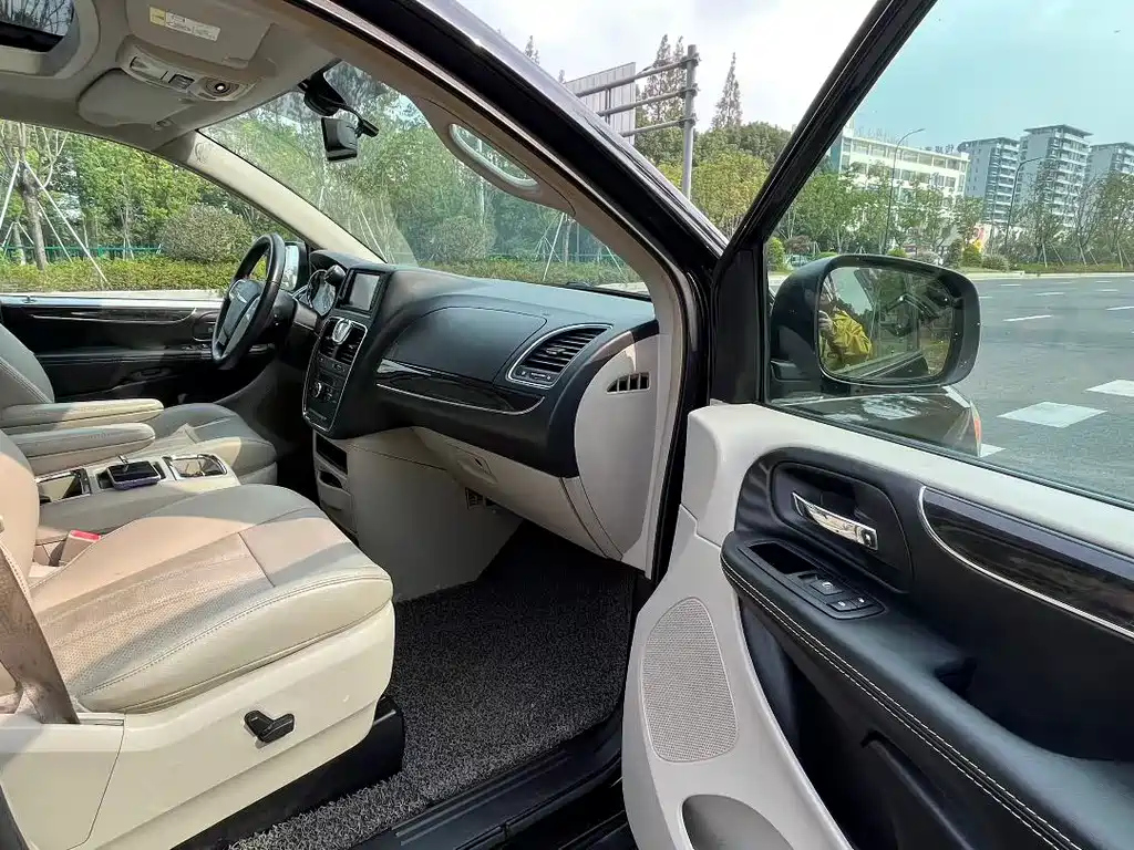 CHRYSLER BIG 捷龙 IMPORT 2015