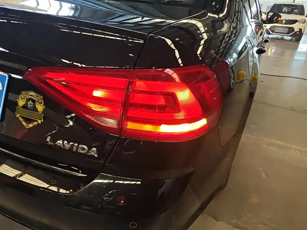 VOLKSWAGEN LAVIDA 2017