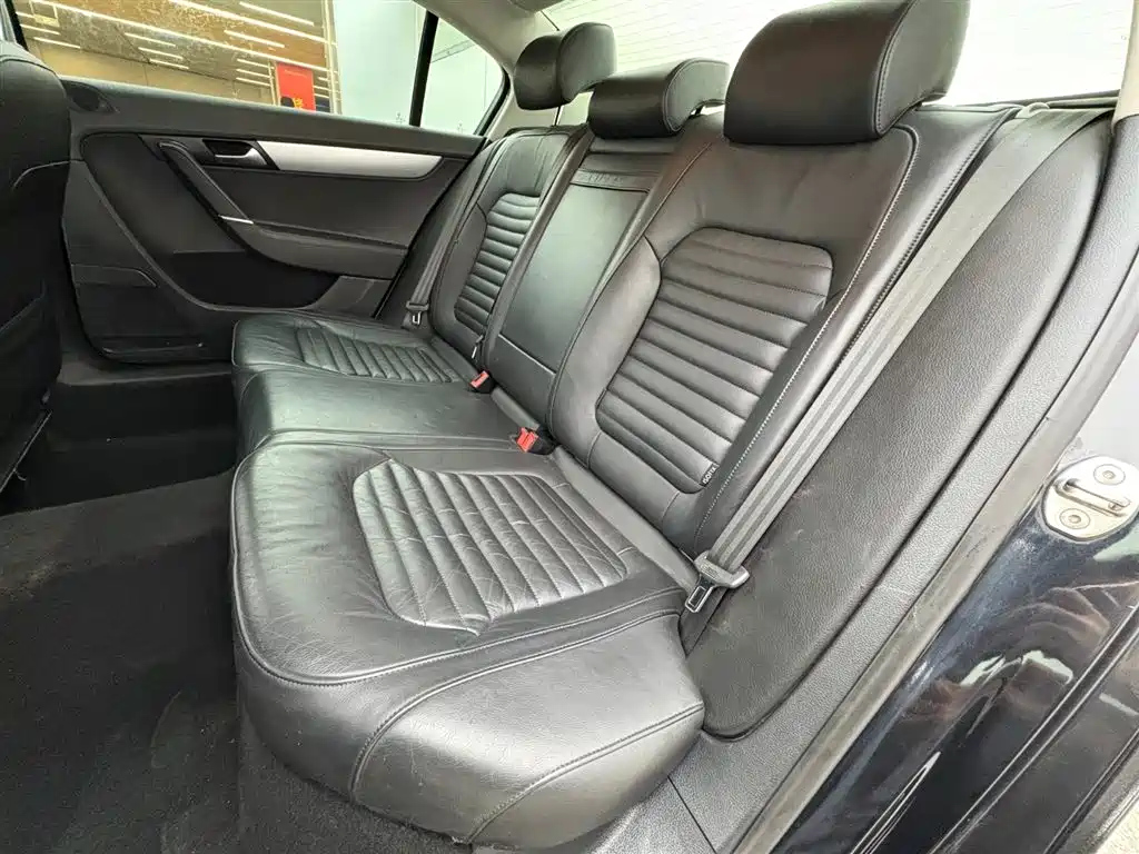 VOLKSWAGEN MAGOTAN 2015