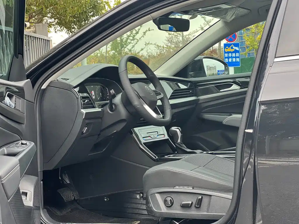 VOLKSWAGEN PASSAT 2025