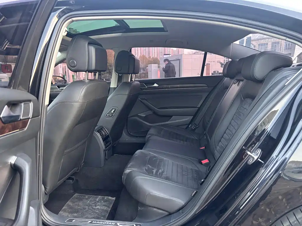 VOLKSWAGEN MAGOTAN 2018