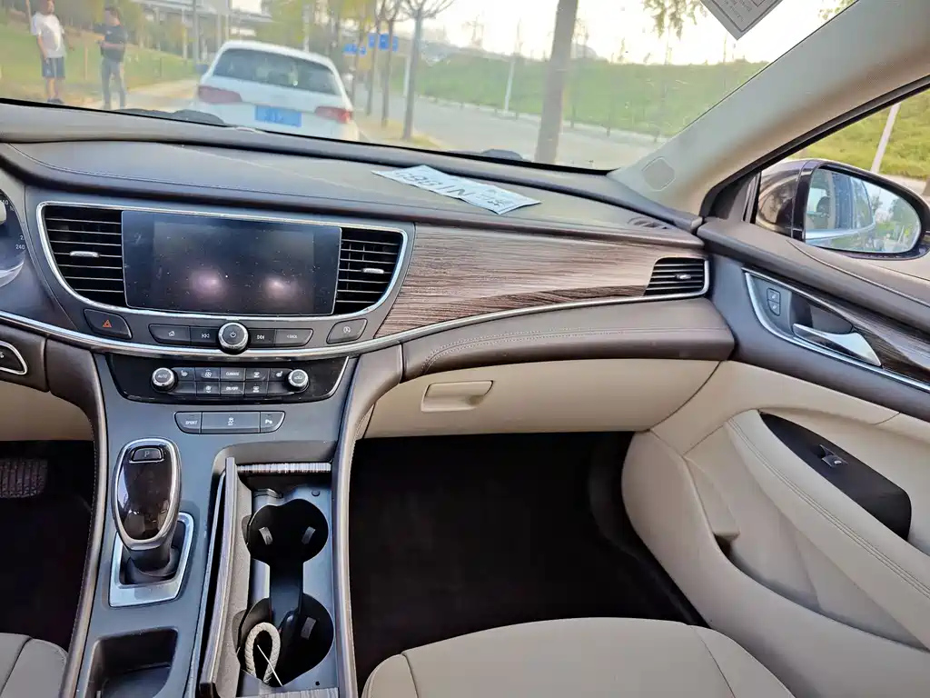 BUICK LACROSSE 2017