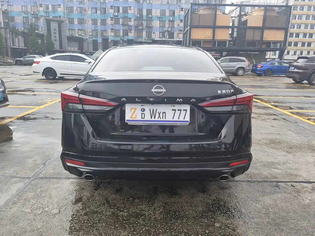 NISSAN TEANA 2023