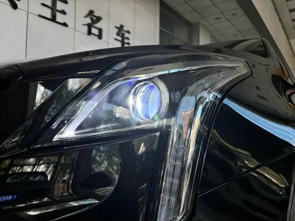 CADILLAC XT5 2018
