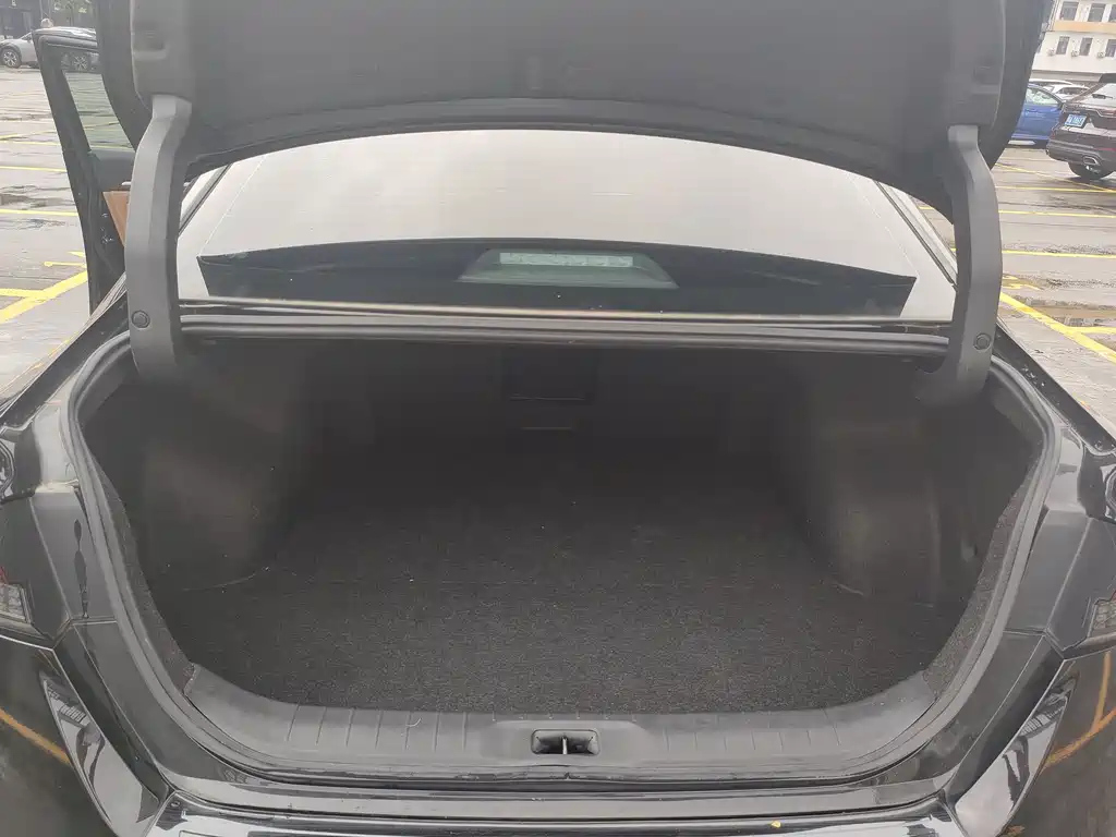 NISSAN TEANA 2023