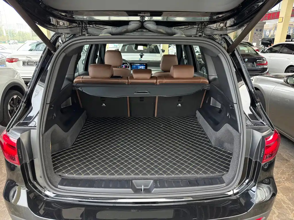 MERCEDES BENZ GLB 2024