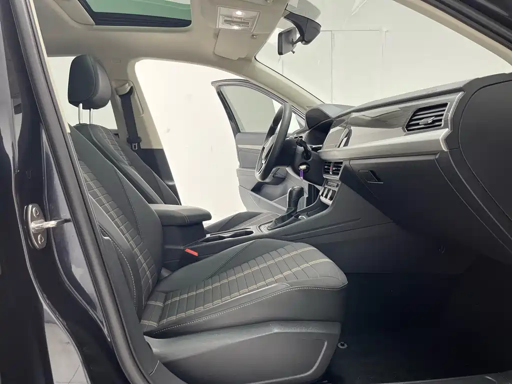 VOLKSWAGEN LAVIDA 2022