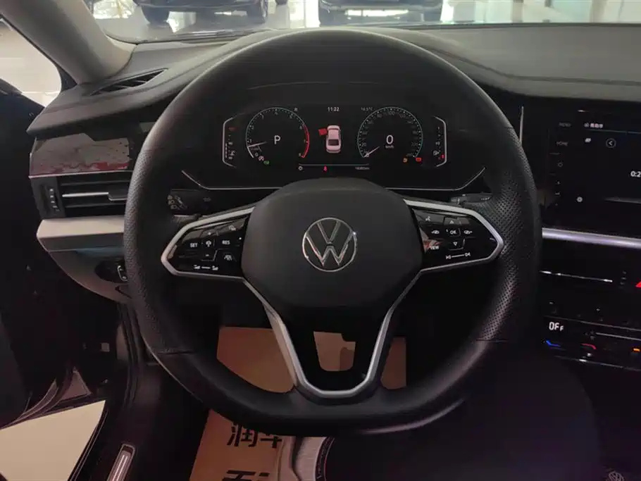 VOLKSWAGEN PASSAT 2024