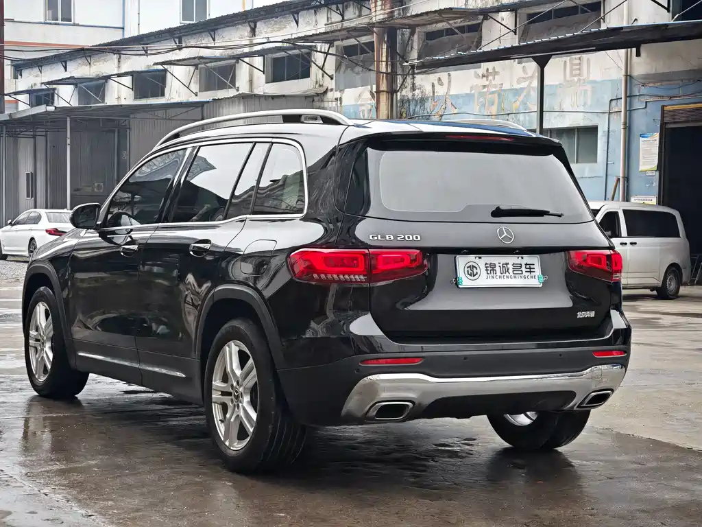 MERCEDES BENZ GLB 2023