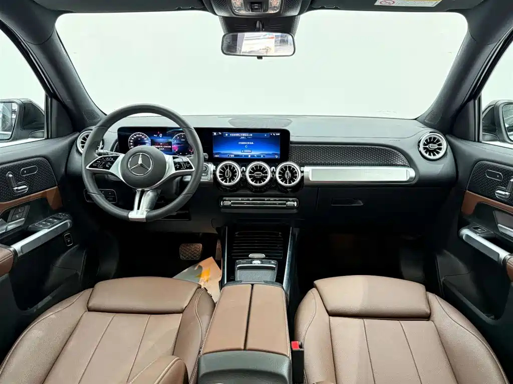 MERCEDES BENZ GLB 2025