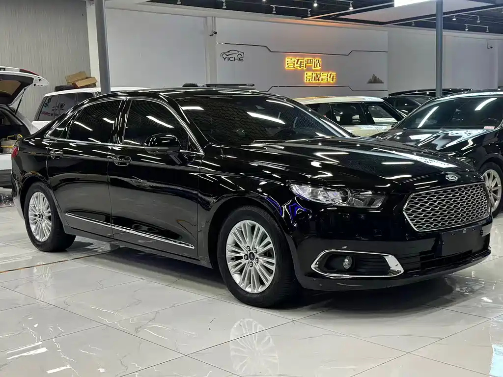 FORD TAURUS 2019