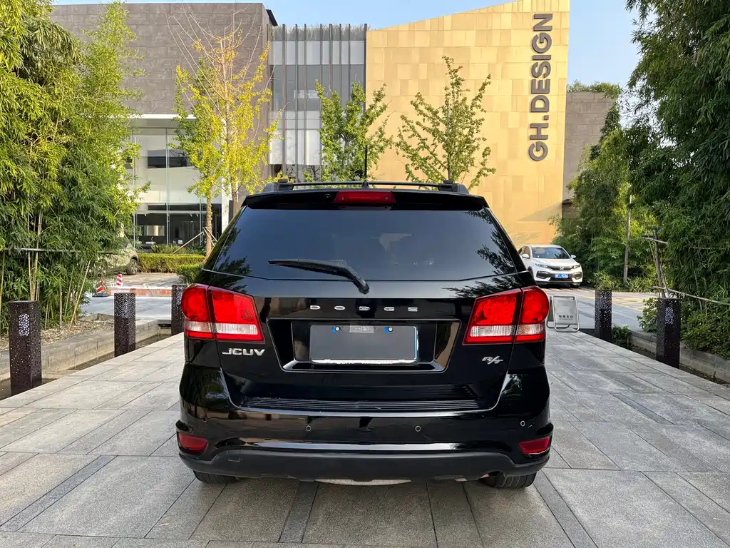 DODGE JCUV 2013