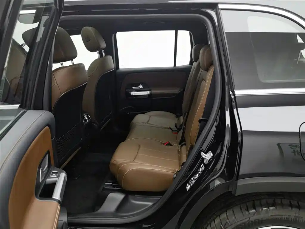 MERCEDES BENZ GLB 2024