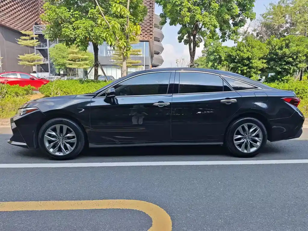 TOYOTA AVALON 2021