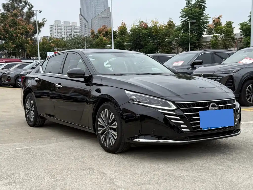 NISSAN TEANA 2023