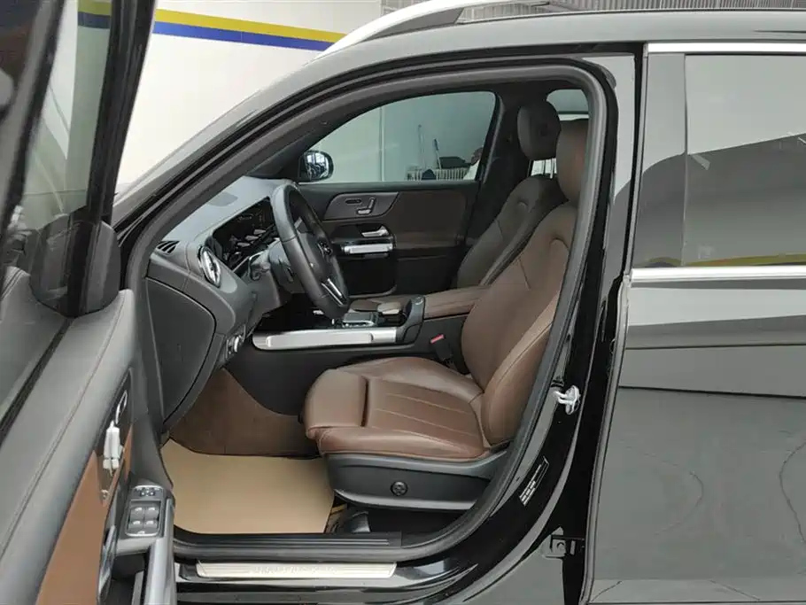 MERCEDES BENZ GLB 2023