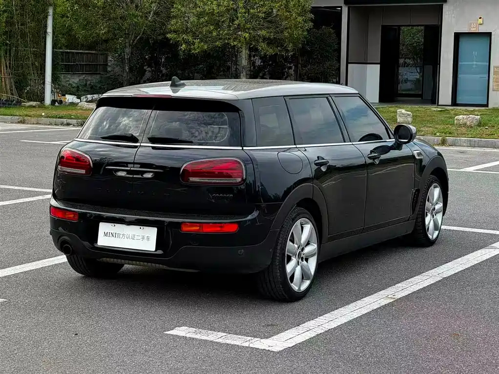 MINI CLUBMAN 2022