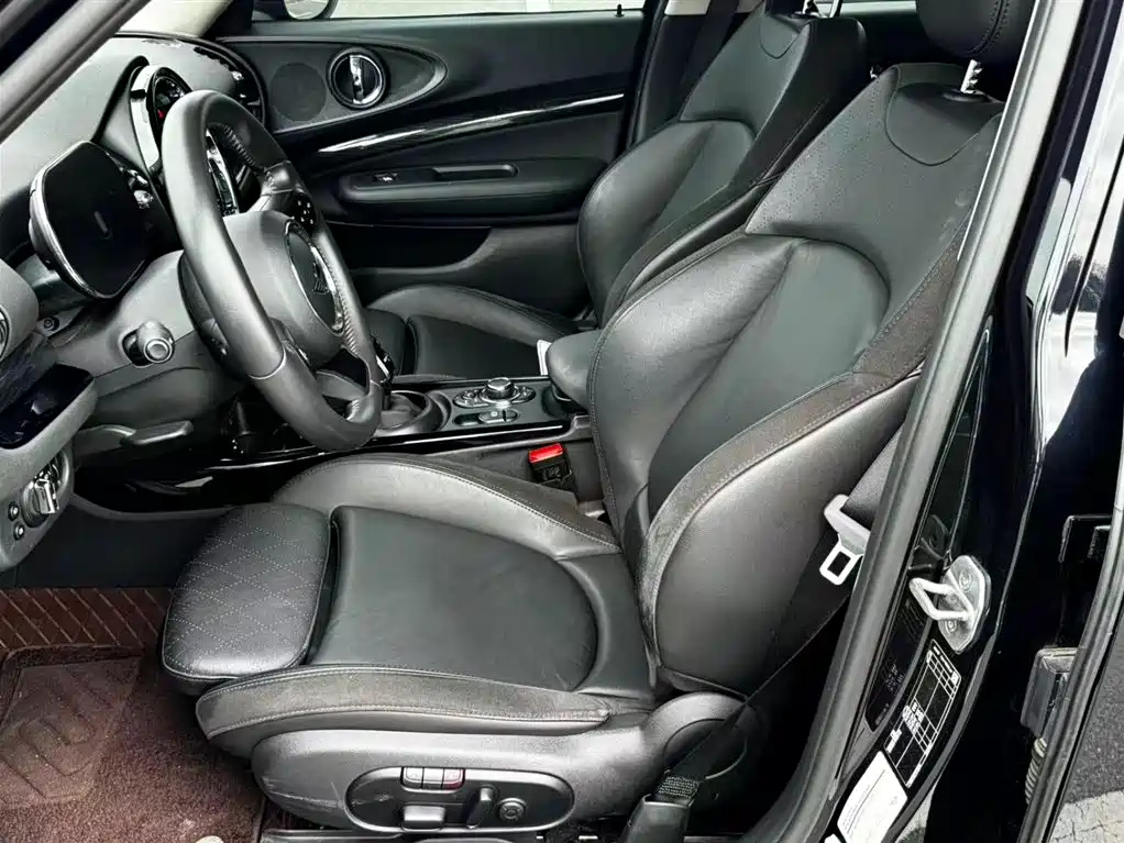 MINI CLUBMAN 2022