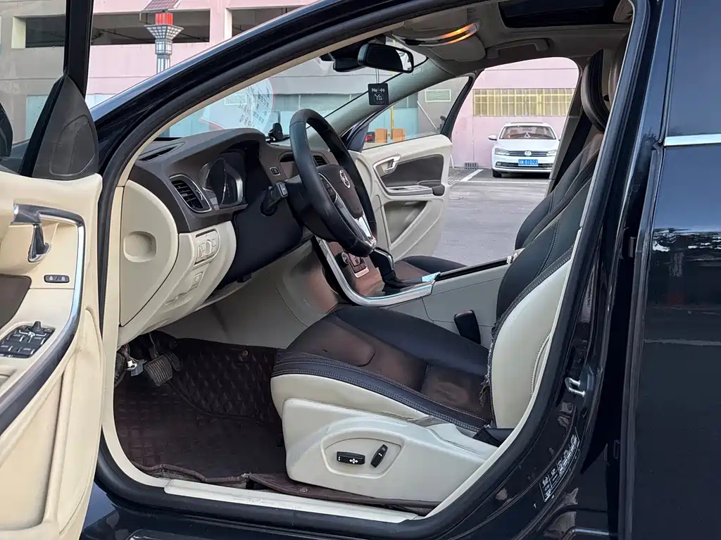 VOLVO S60 2014