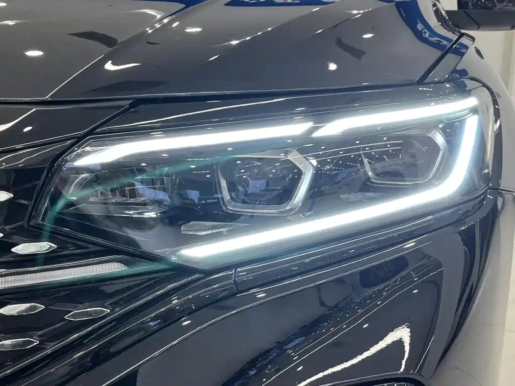 VOLKSWAGEN PASSAT 2024