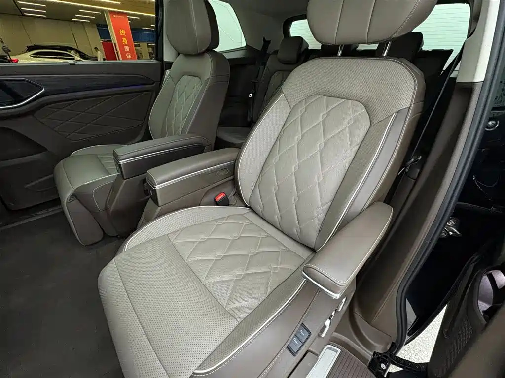 VOLKSWAGEN VILORAN 2024