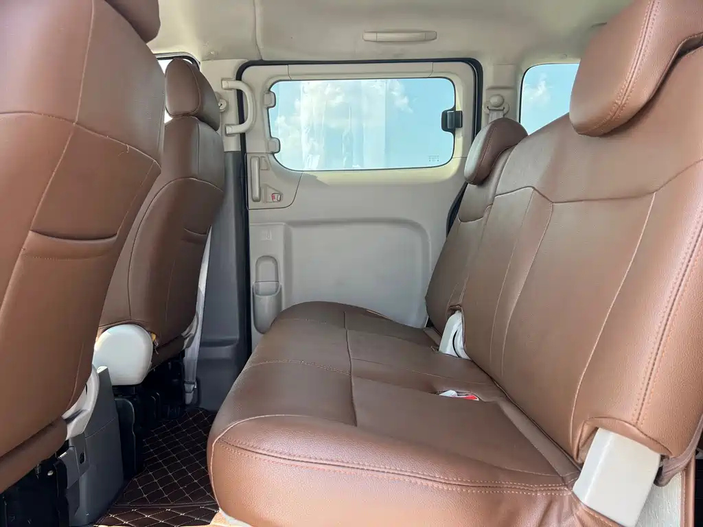 NISSAN NV200 2016