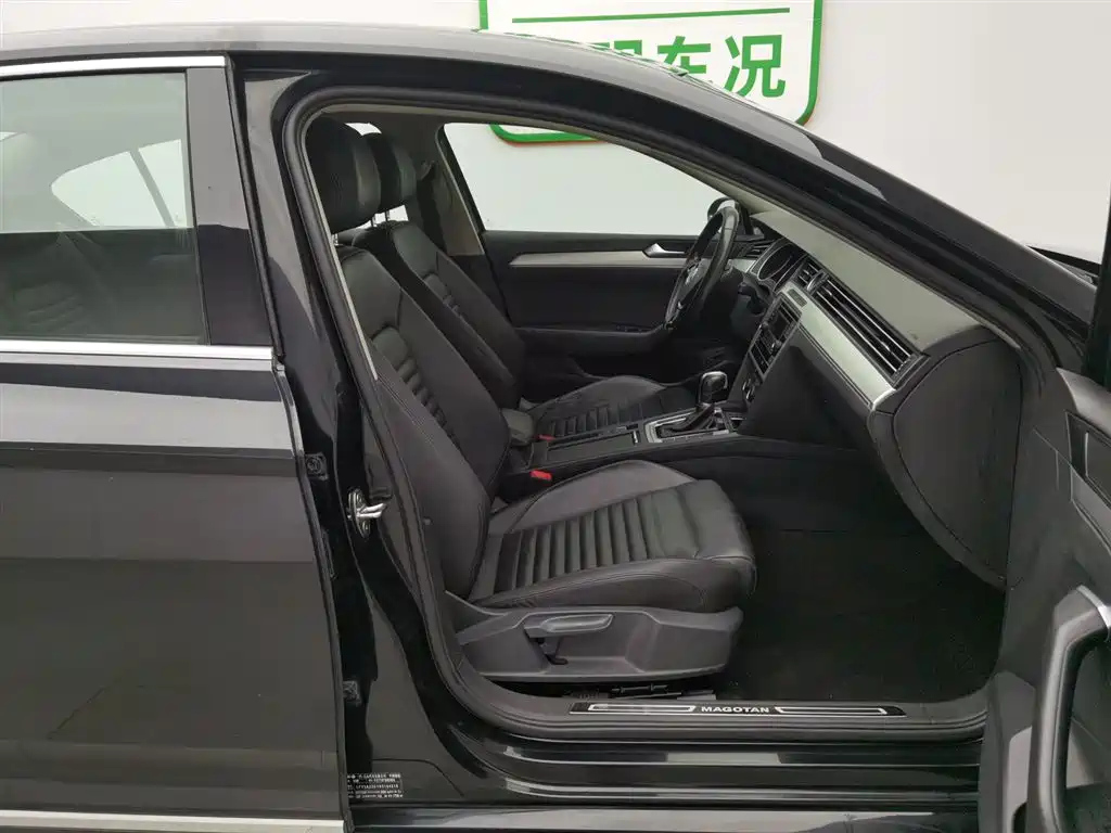 VOLKSWAGEN MAGOTAN 2018