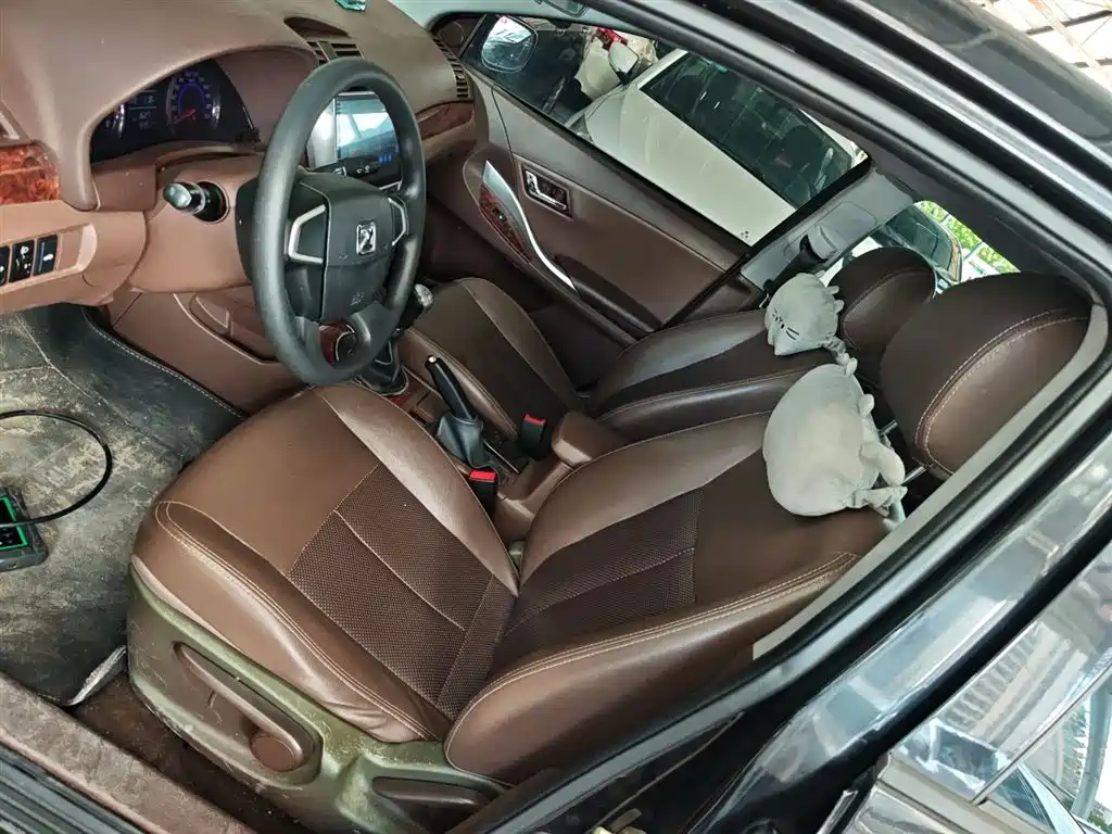 ZOTYE Z300 2016