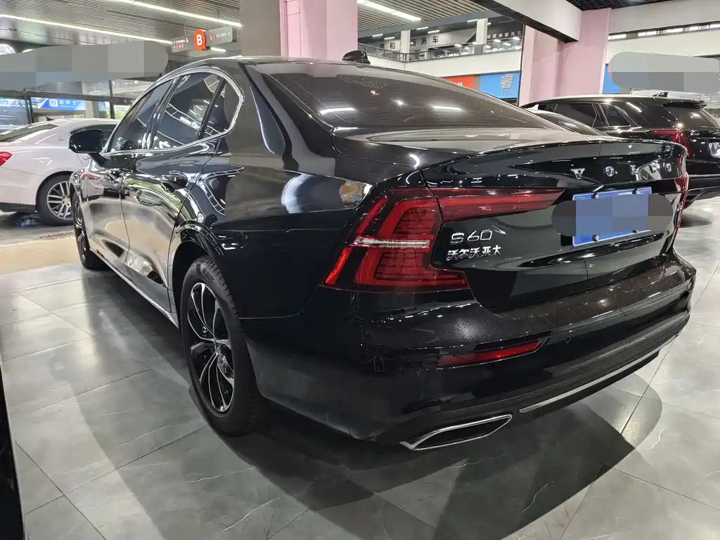 VOLVO S60 2022