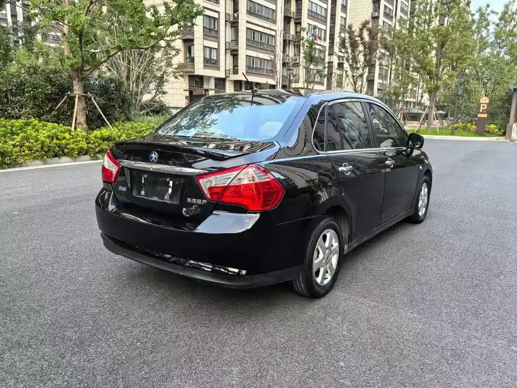 VENUCIA D50 2013